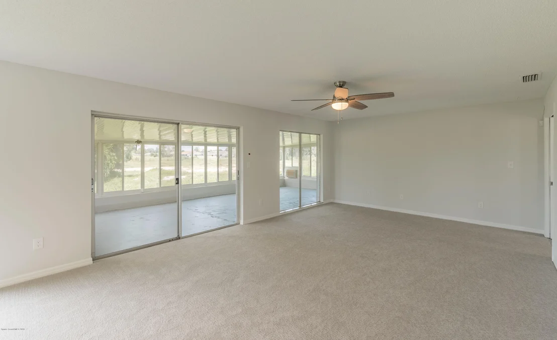 Photo of 1449 Meadowbrook Road NE