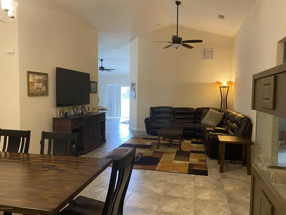 Photo of 2485 Falcon Lane