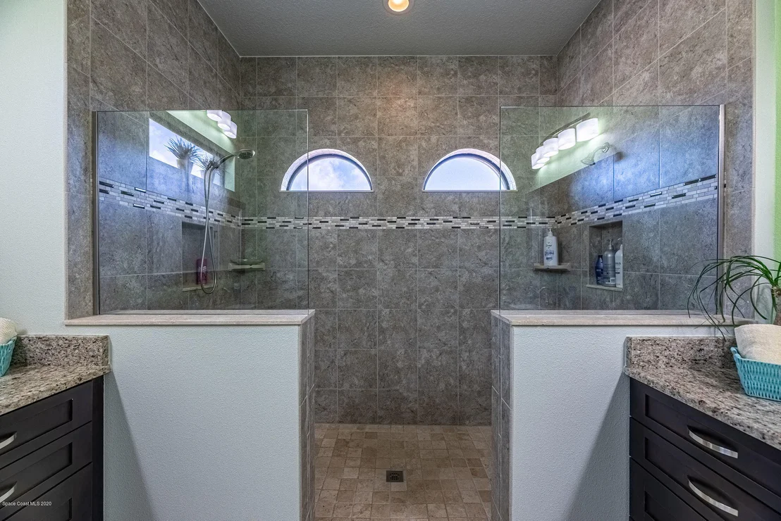 Photo of 824 Lorenza Place