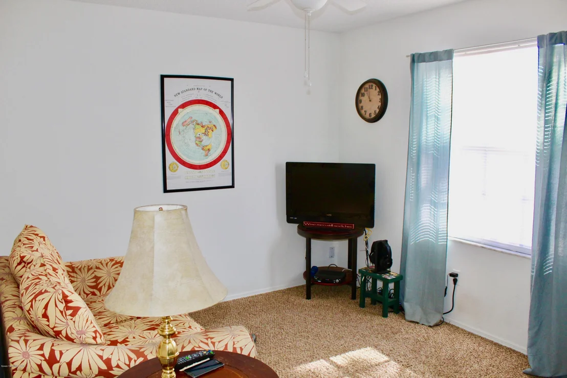 Photo of 1027 Goldenrod Circle NE
