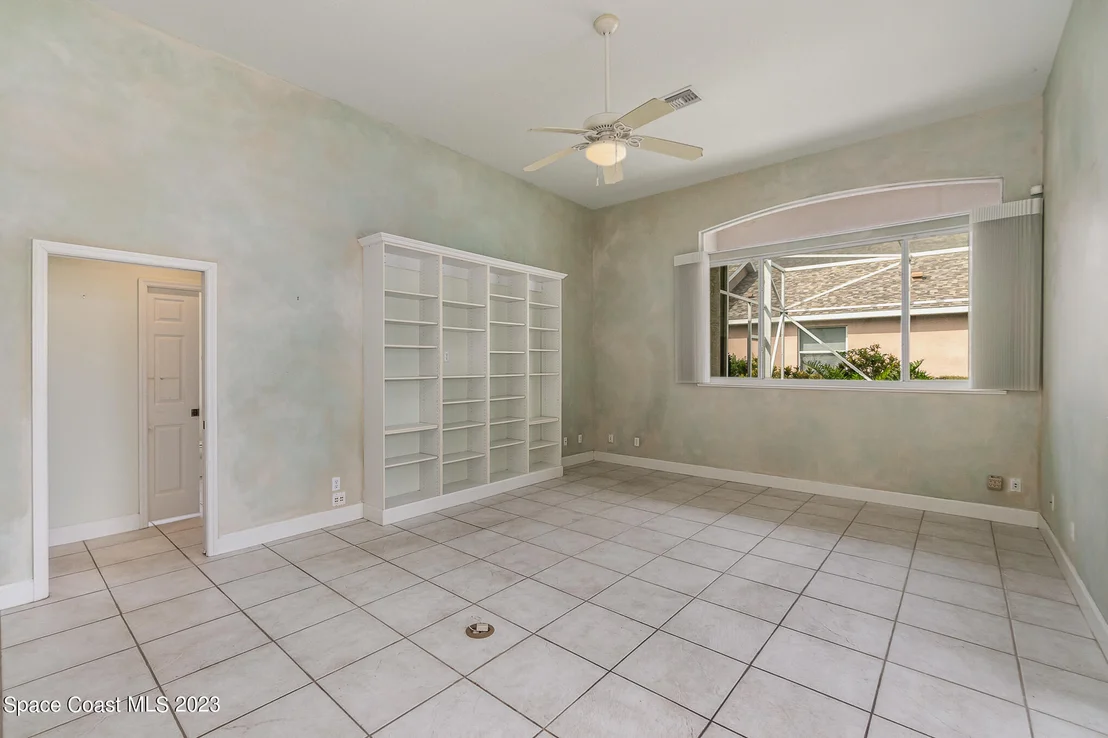 Photo of 990 Starling Way