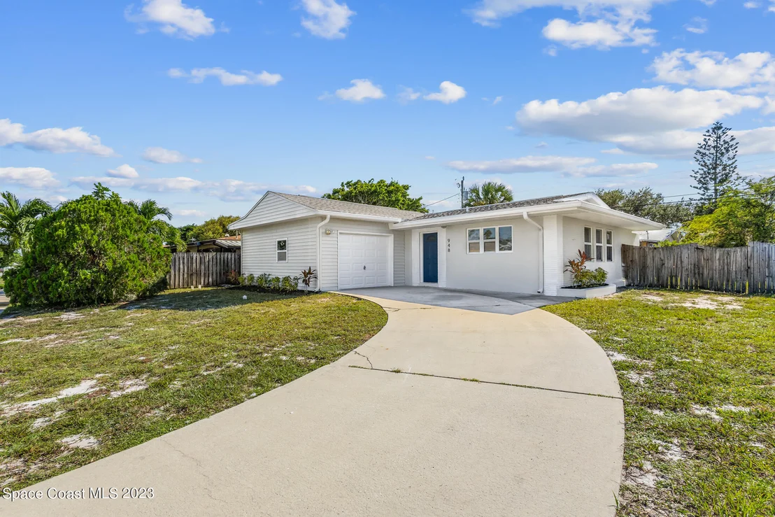 Photo of 948 Darwin Lane NE