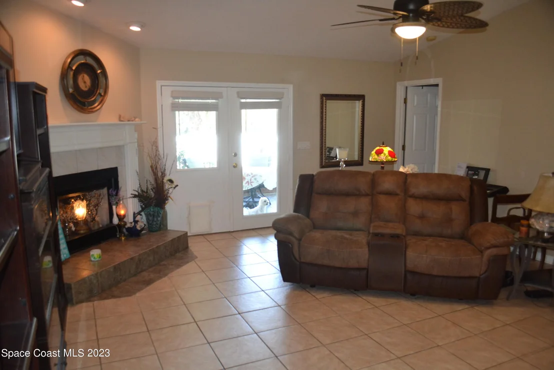 Photo of 834 Honeysuckle Drive