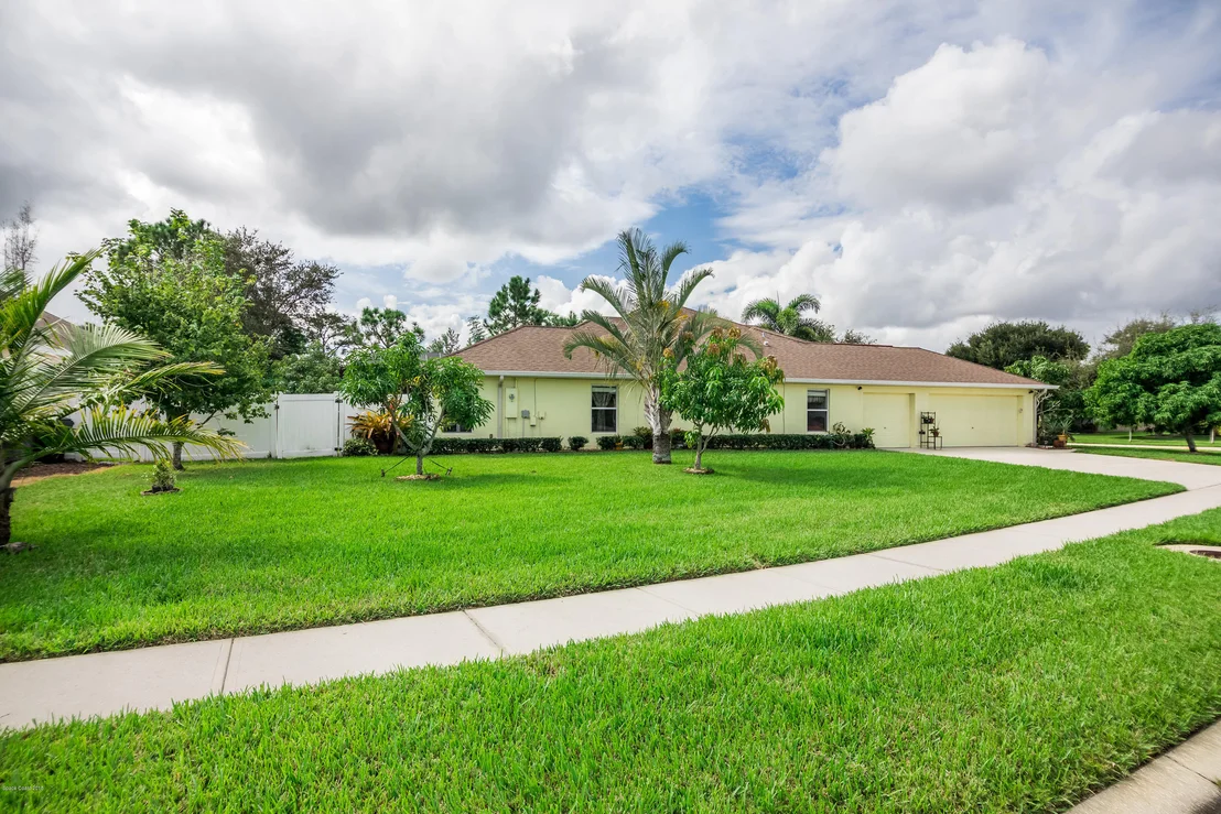 Photo of 3860 Waterford Drive