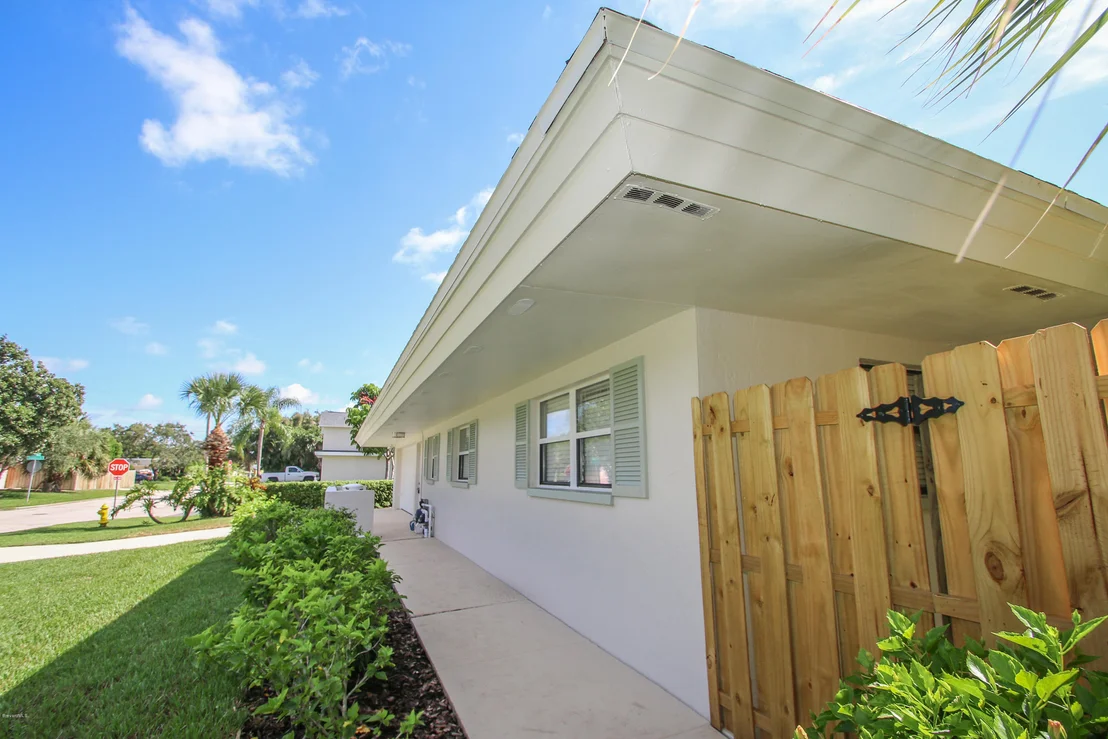 Photo of 465 Seabreeze Drive
