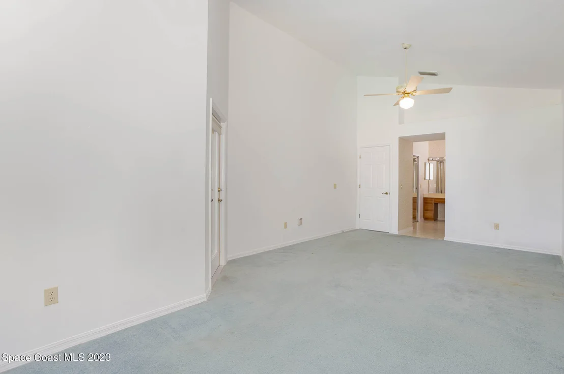 Photo of 484 Arrowmount Place