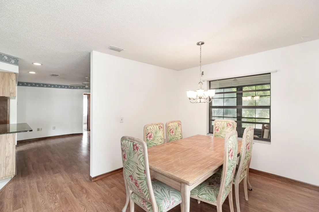 Photo of 137 Cinnamon Lake Circle