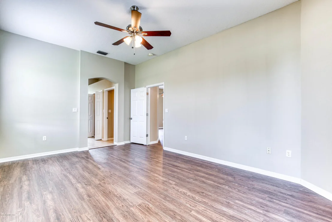 Photo of 1007 Fostoria Drive