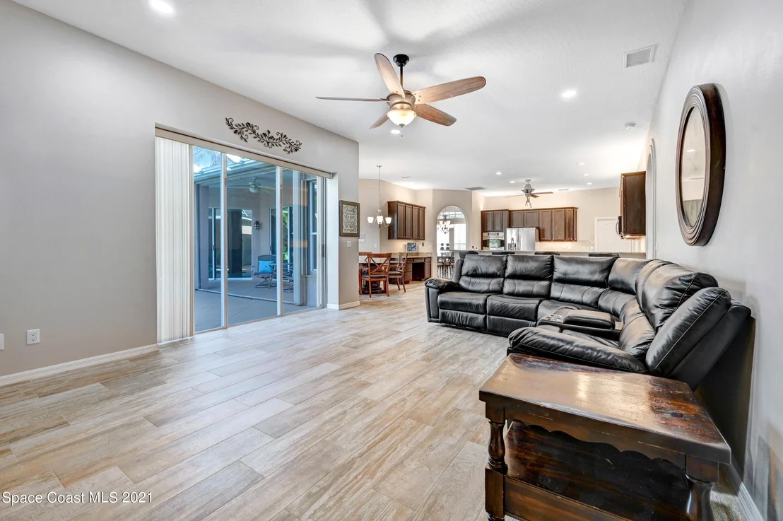 Photo of 5917 Newbury Circle