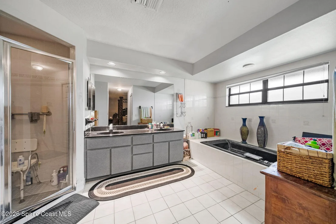 Photo of 2180 Figtree Drive