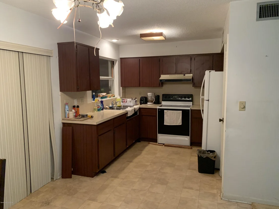 Photo of 2914 Chipper Drive NE