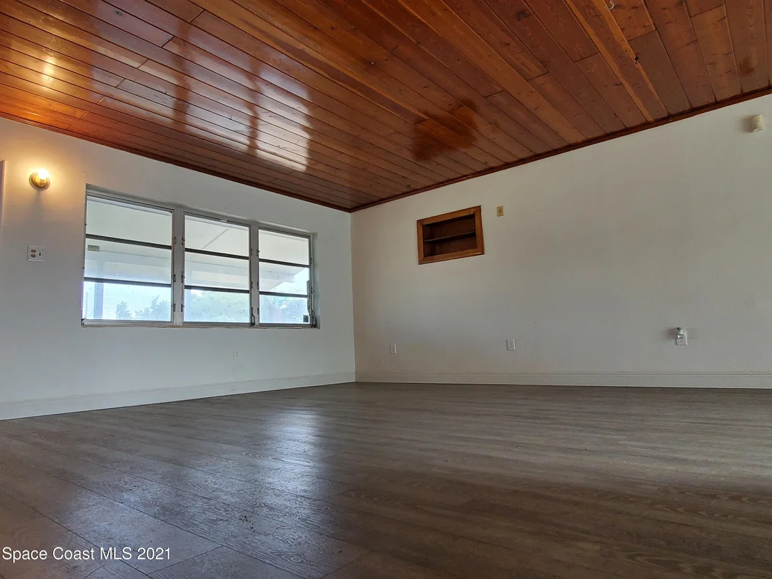 Photo of 2511 Vernon Drive NE