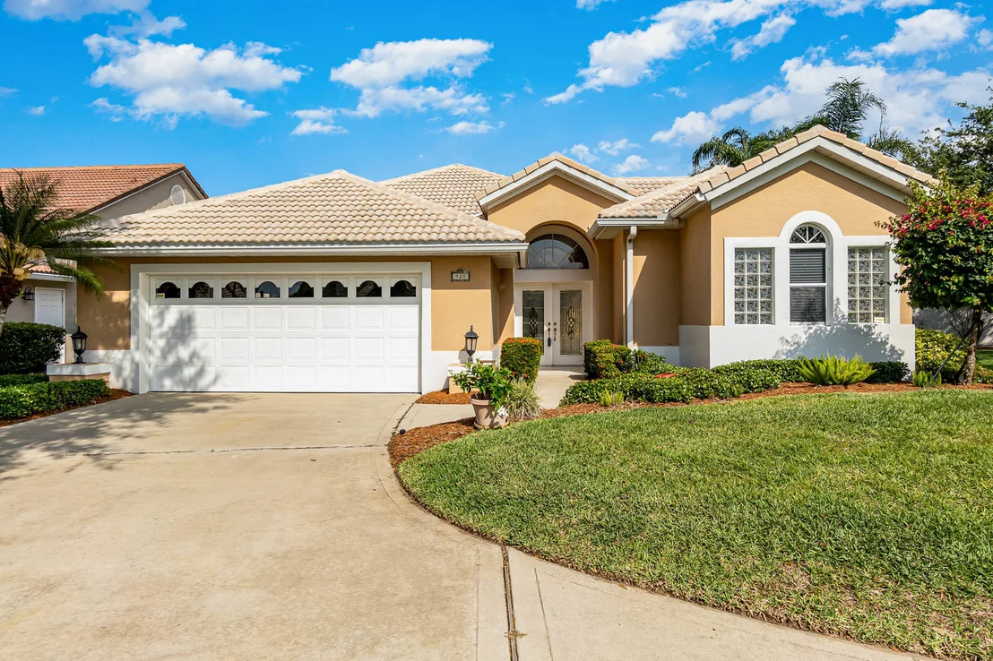 Photo of 920 Palm Brook Drive