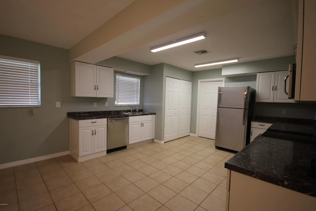 Photo of Unit 0 at 1835 Lansing Street