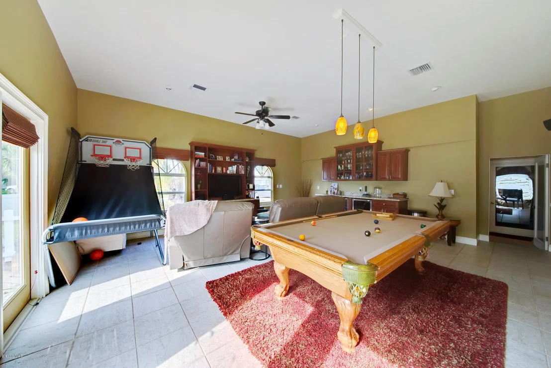 Photo of 469 Angelo Lane