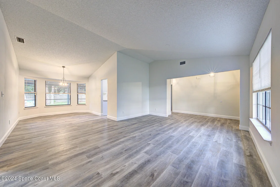 Photo of 5190 Falcon Boulevard