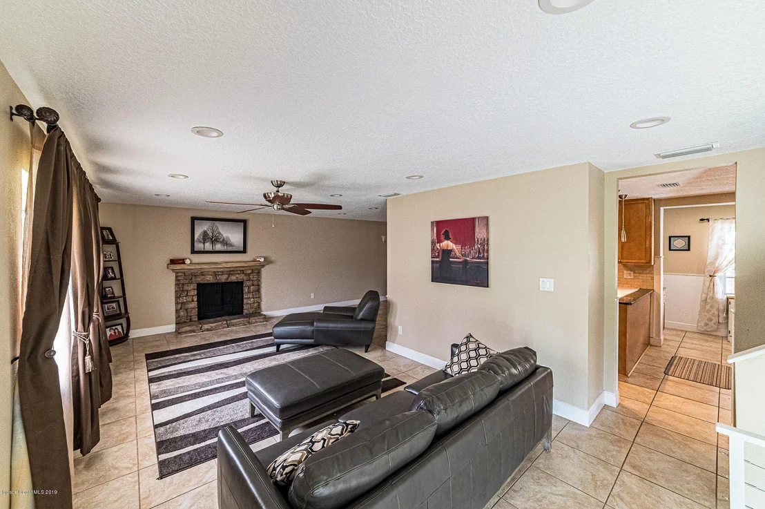 Photo of 601 Edgewood Drive