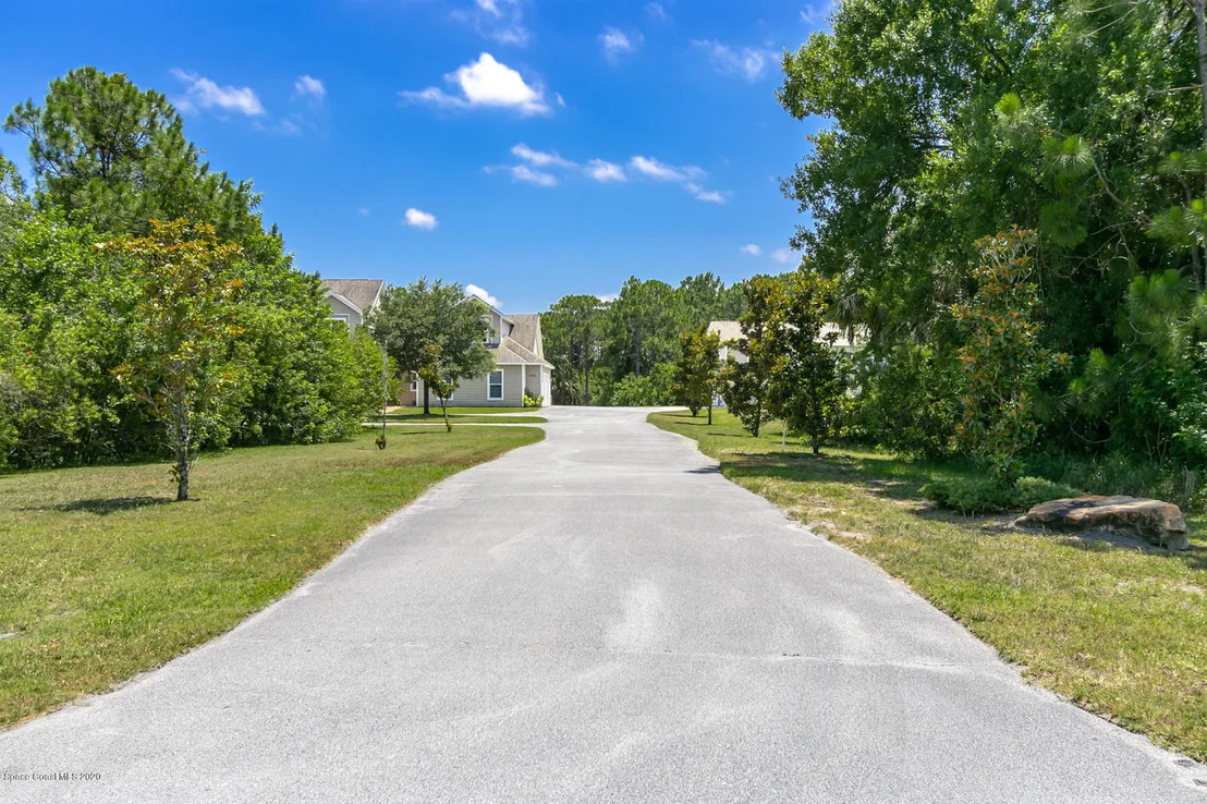 Photo of 5443 The Willows Drive