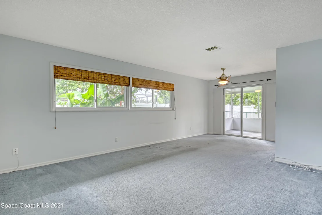Photo of 652 Augusta Circle NE