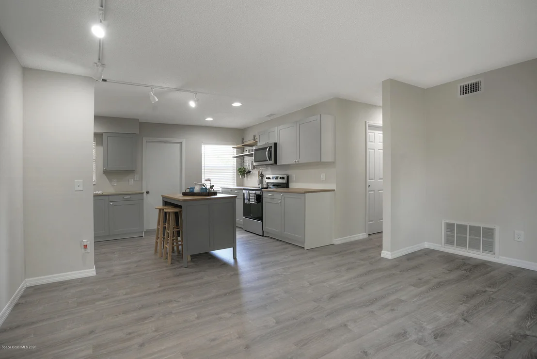 Photo of 538 Edward Road