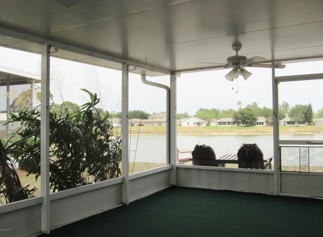 Photo of 969 NE Wateroak Drive