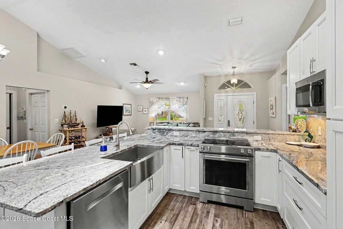 Photo of 5685 Beaverbrook Street