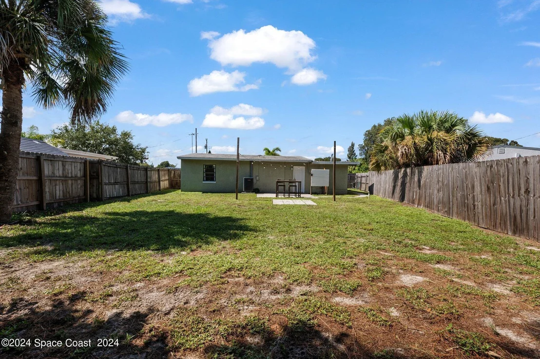 Photo of 601 Gardenia Drive