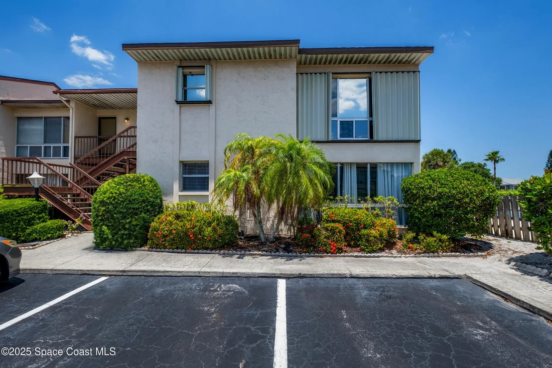 Photo of Unit 4H at 2500 Eagle Drive
