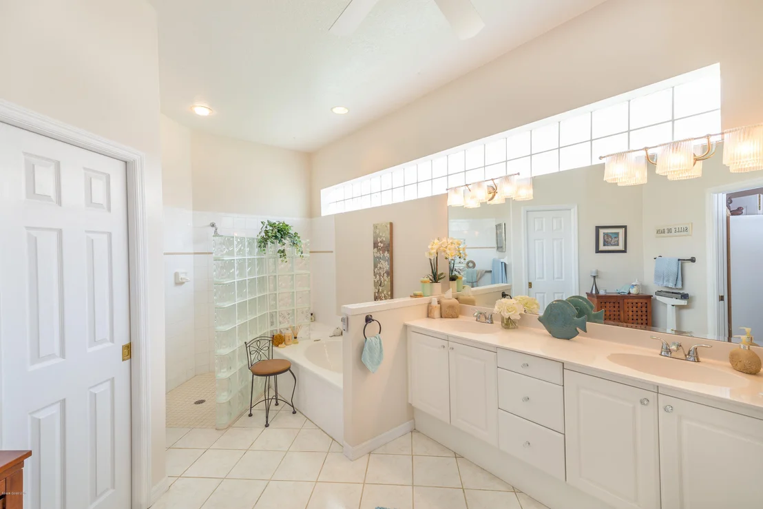 Photo of 919 Palm Brook Drive
