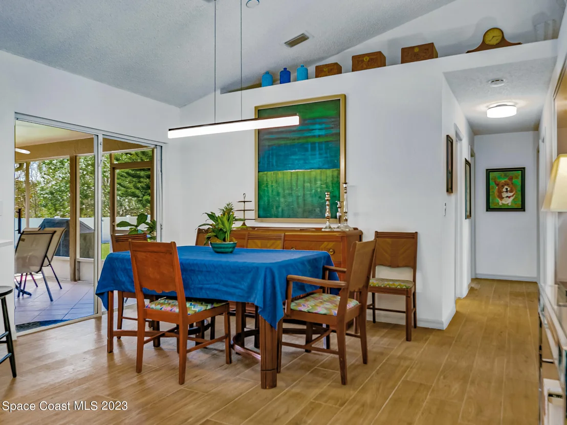 Photo of 969 Tamarind Circle