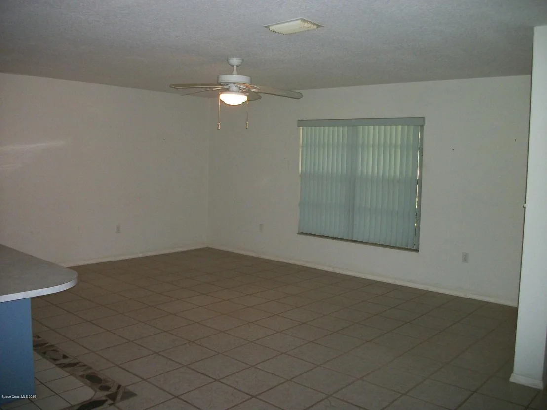 Photo of 1200 Wayne Lane NE