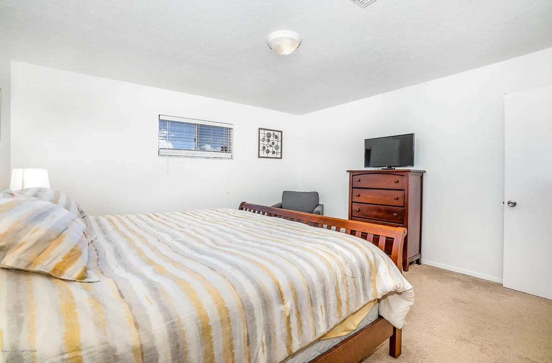 Photo of 960 Forest Road