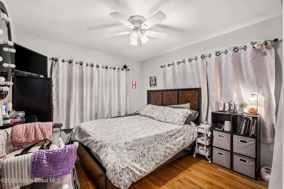 Photo of 1425 Crest Drive