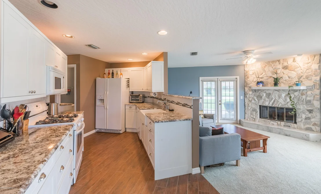 Photo of 548 Crystal Lake Drive