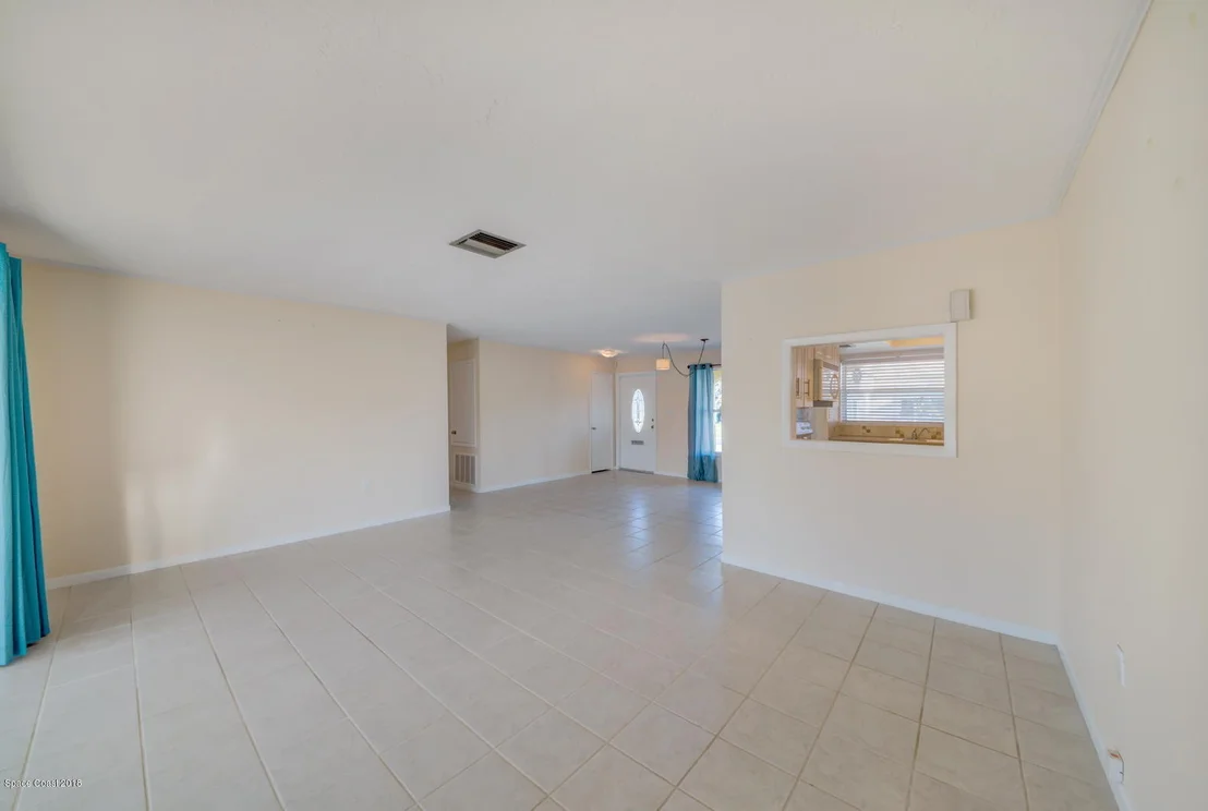 Photo of 433 Cardinal Drive