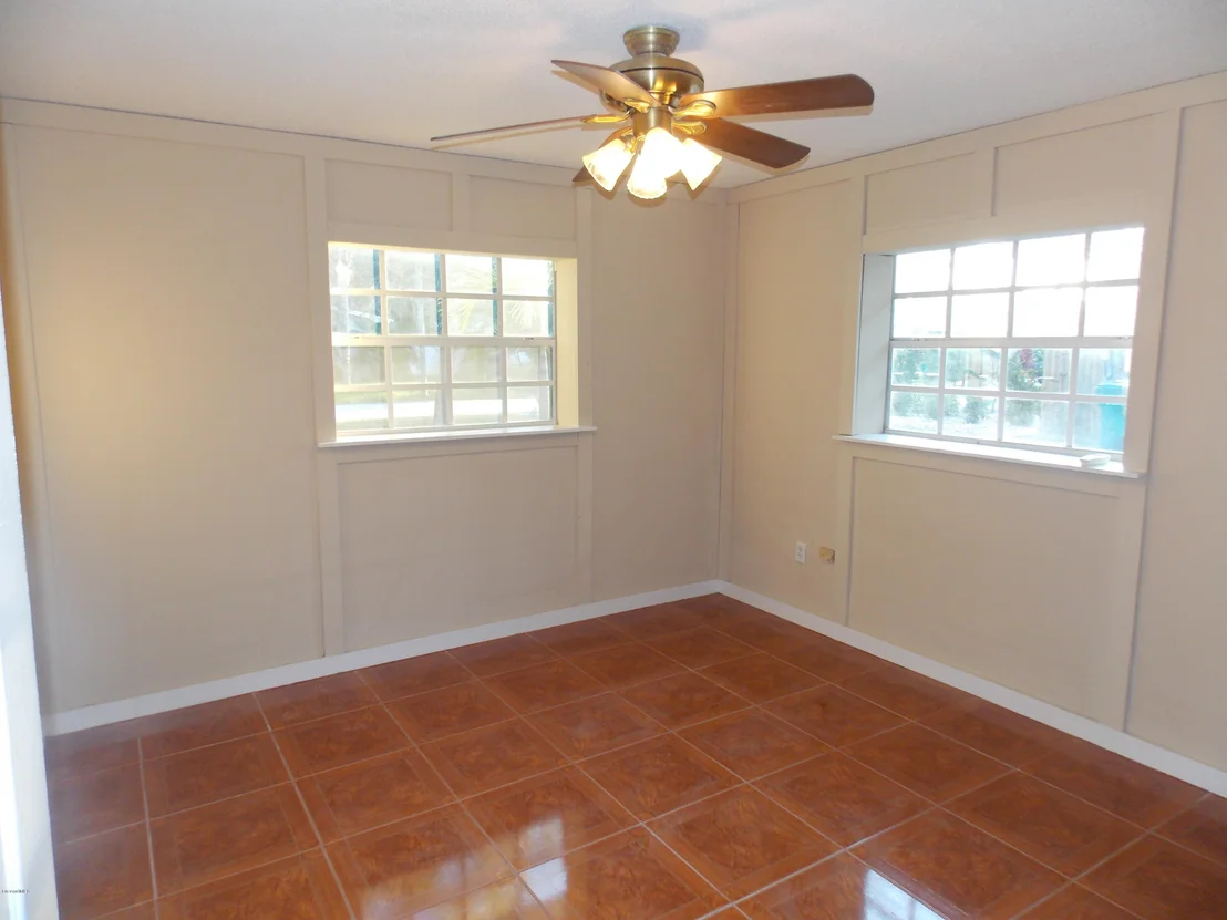 Photo of 1702 Trimble Road