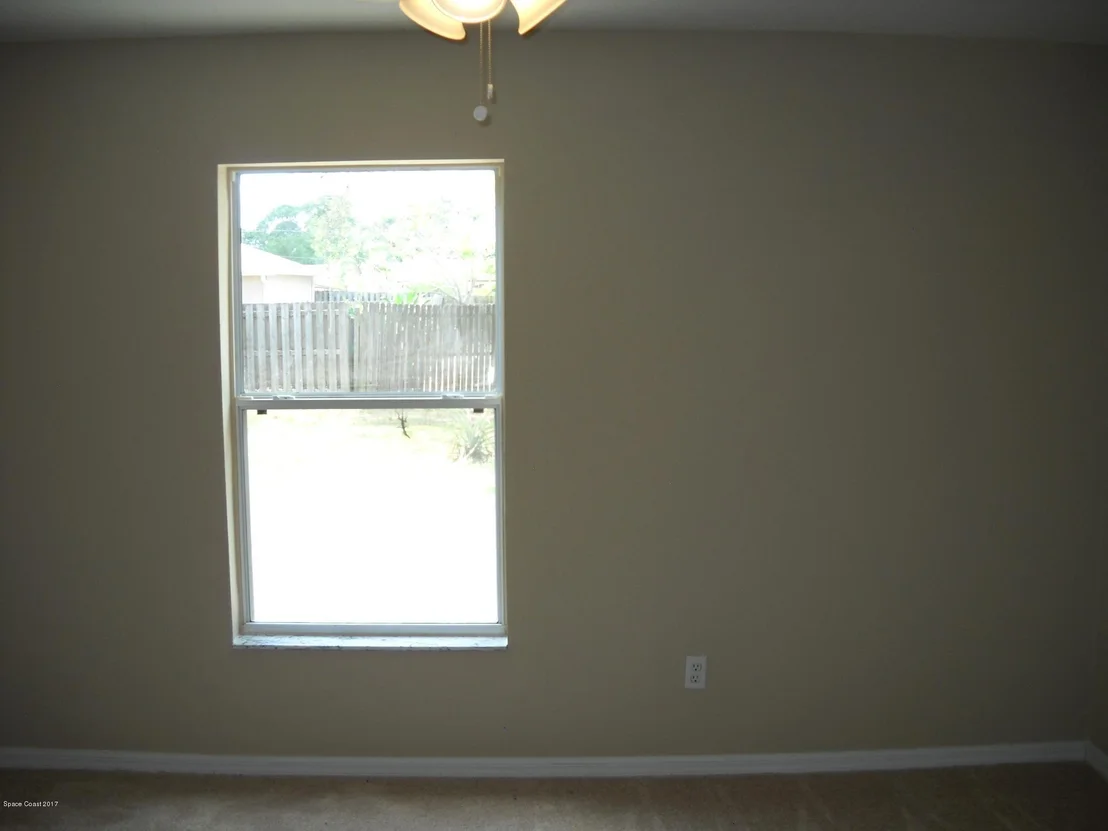 Photo of 5660 Holden Road