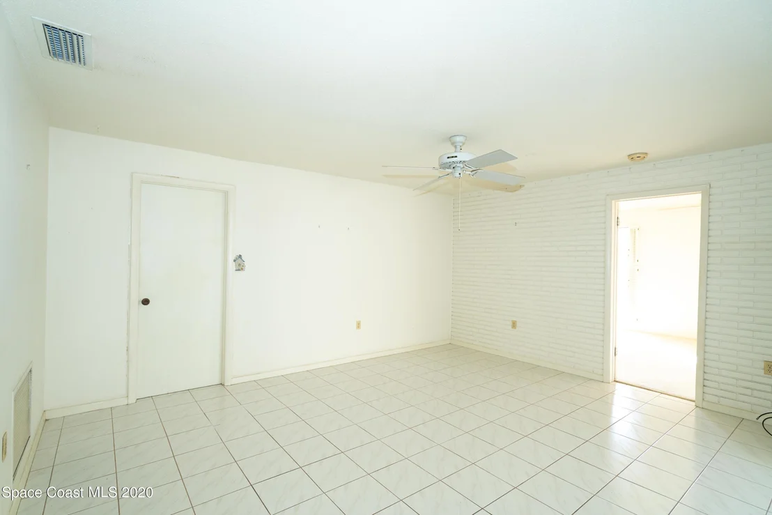 Photo of 452 Dorset Drive