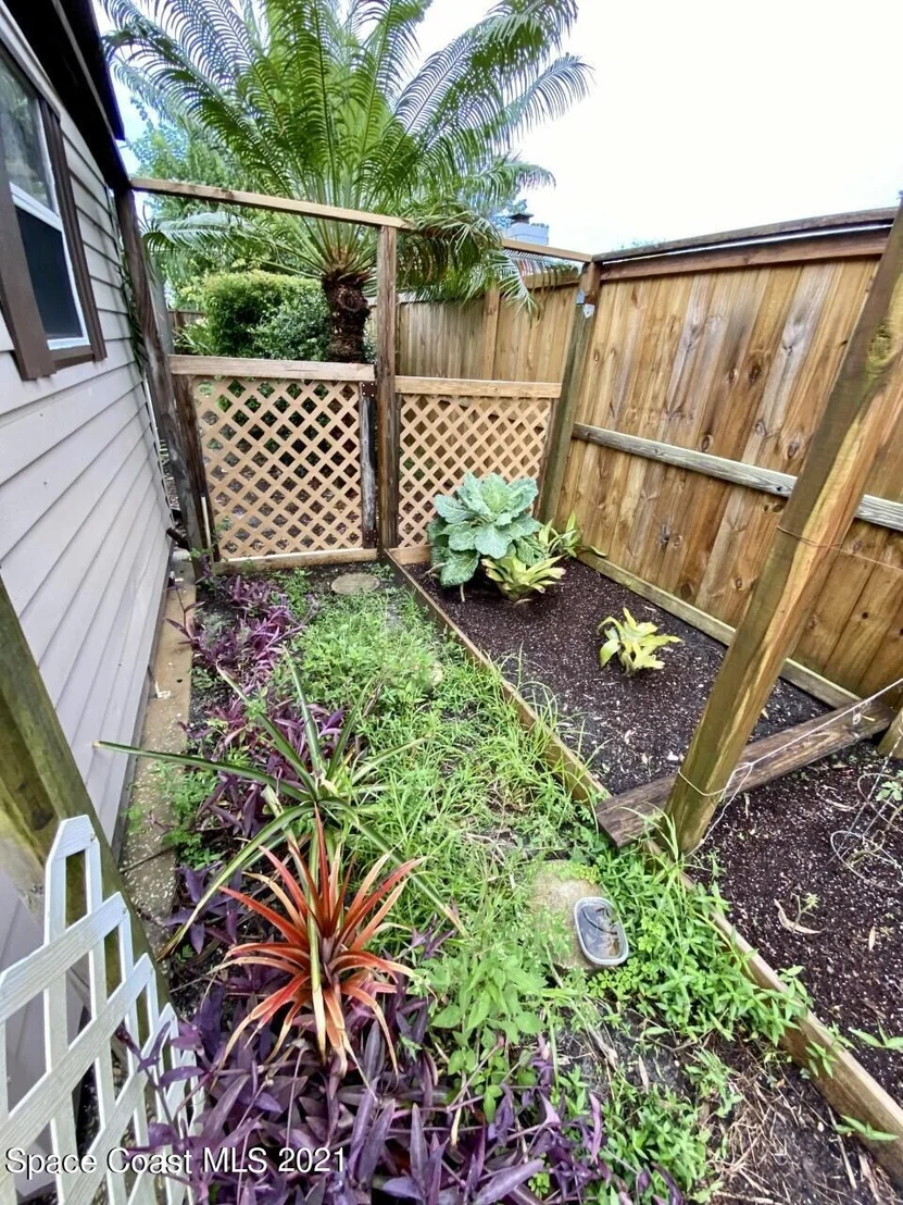 Photo of 937 Kings Post Road