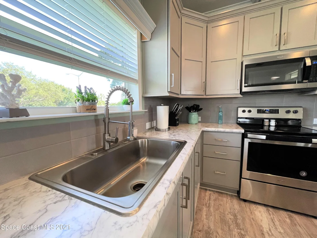 Photo of 816 Pinewood Boulevard