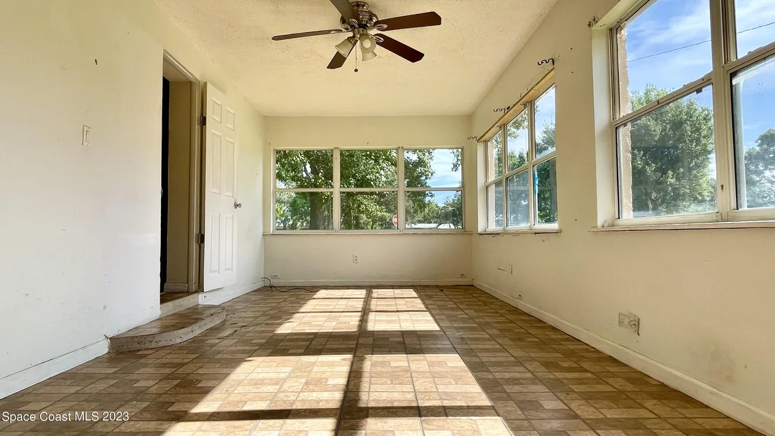 Photo of 327 Vesta Circle