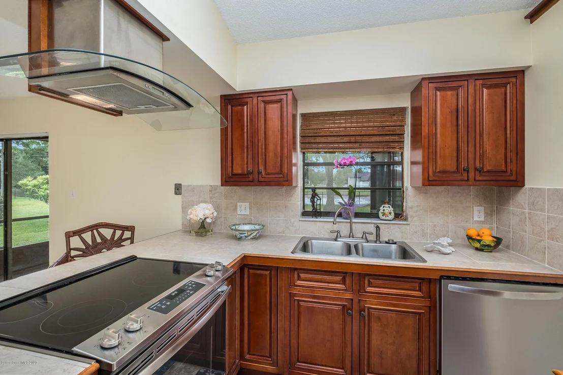Photo of 424 Orlov Road NW