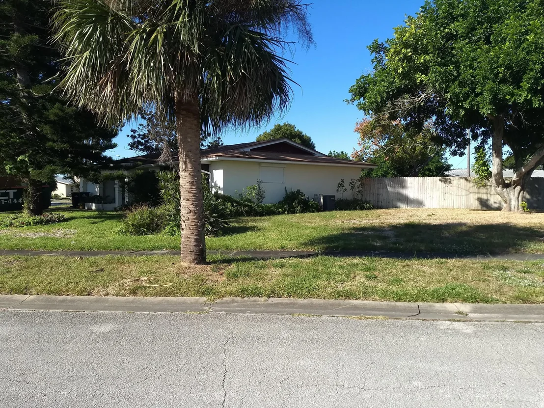 Photo of 800 Edwards Street NE