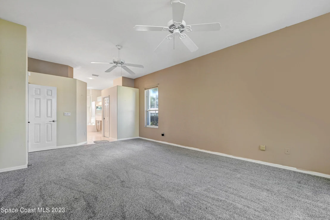 Photo of 954 Somerset Lane