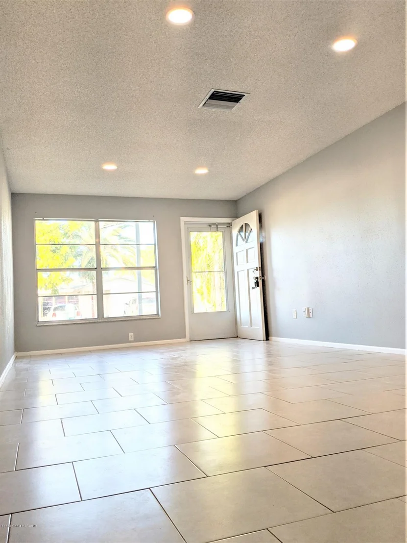Photo of 409 Count Street