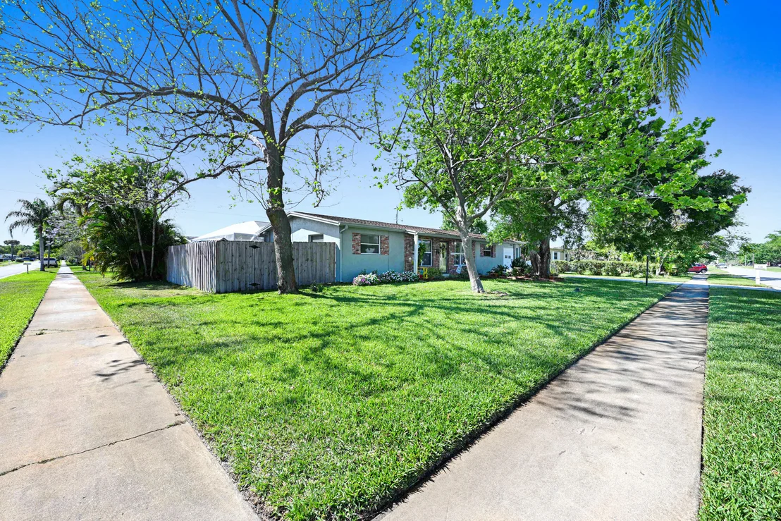 Photo of 536 Ixora Dr Drive