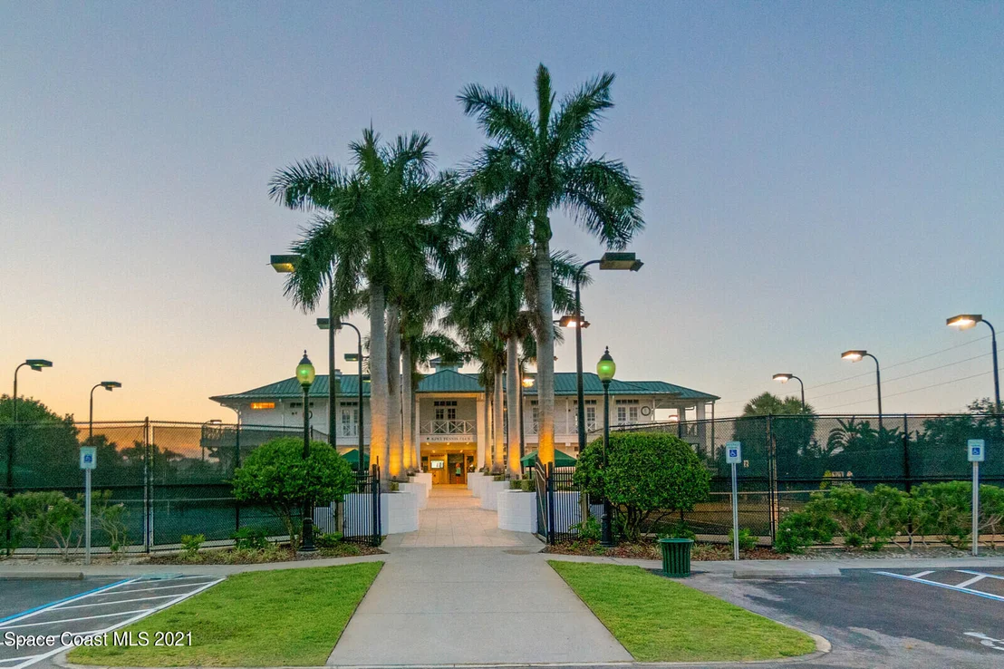 Photo of 481 Cardinal Drive