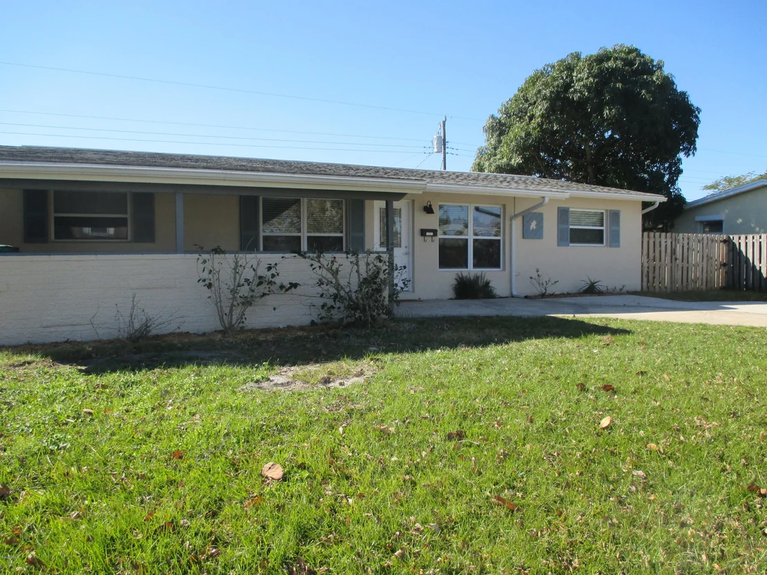 Photo of 1737 N Dodge Circle