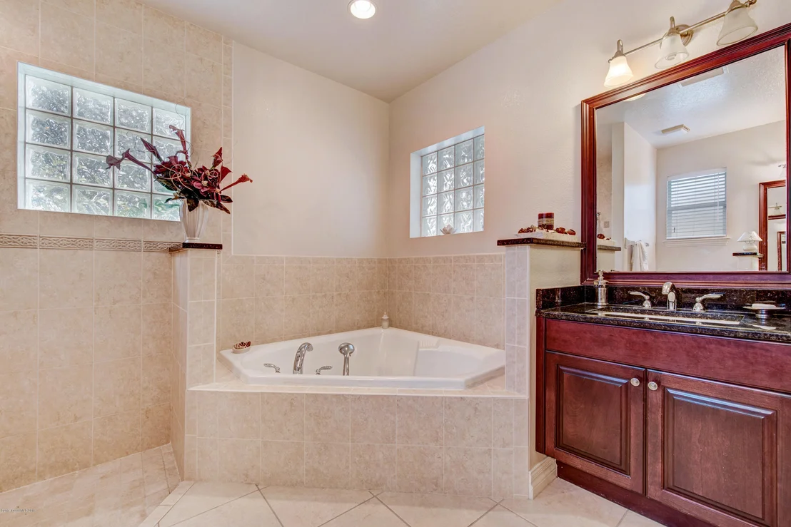 Photo of 2045 Botanica Circle
