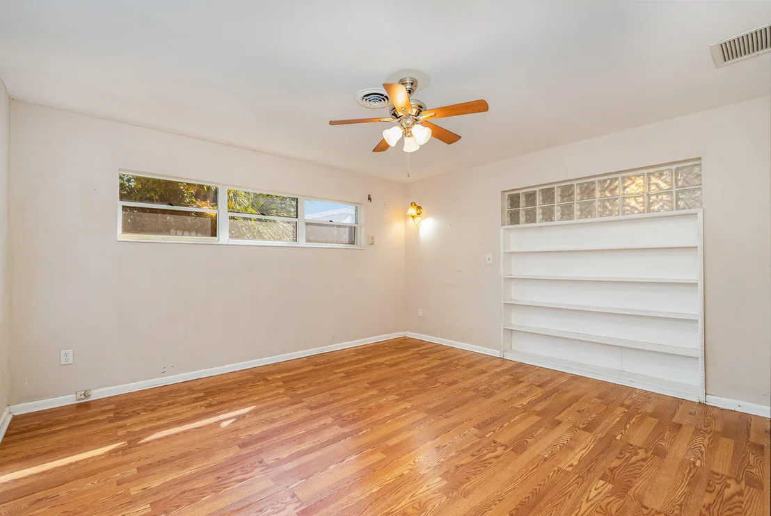 Photo of 395 Willow Drive